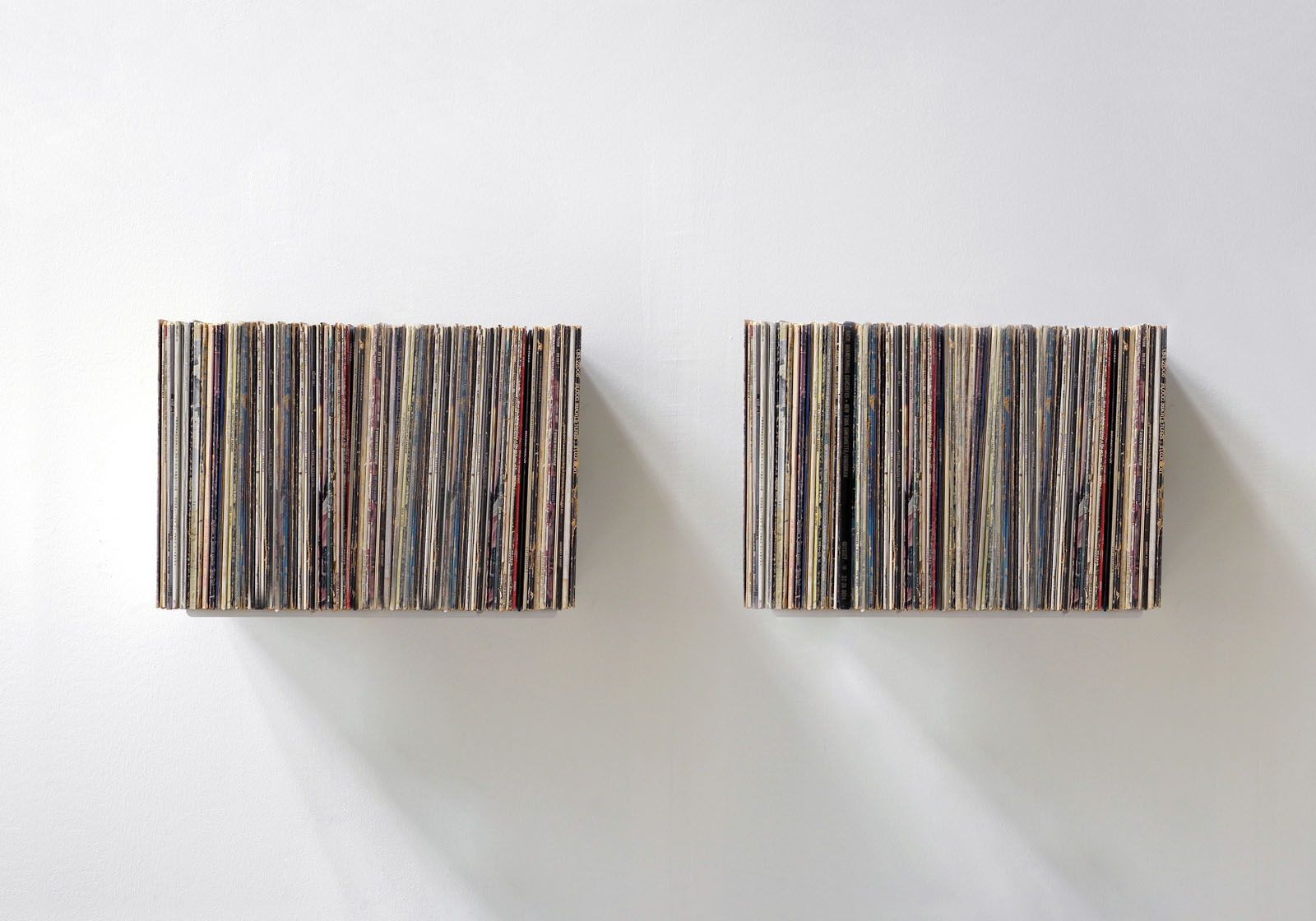 étagère vinyle murale blanche avec disques vinyles 33 tours fixée au mur, lot de 2